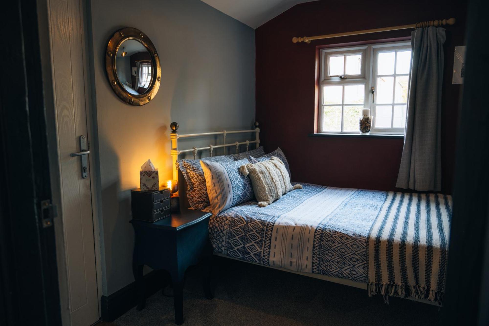 The Bolt Hole - Stratford Upon Avon - Central - Free Offstreet Parking - 2 Bed Luxury Apartment Exterior photo